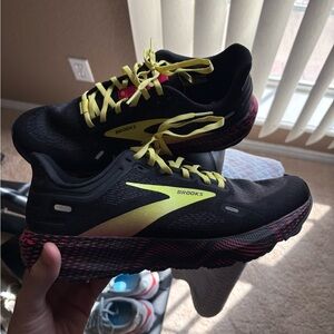 Brooks Launch 9